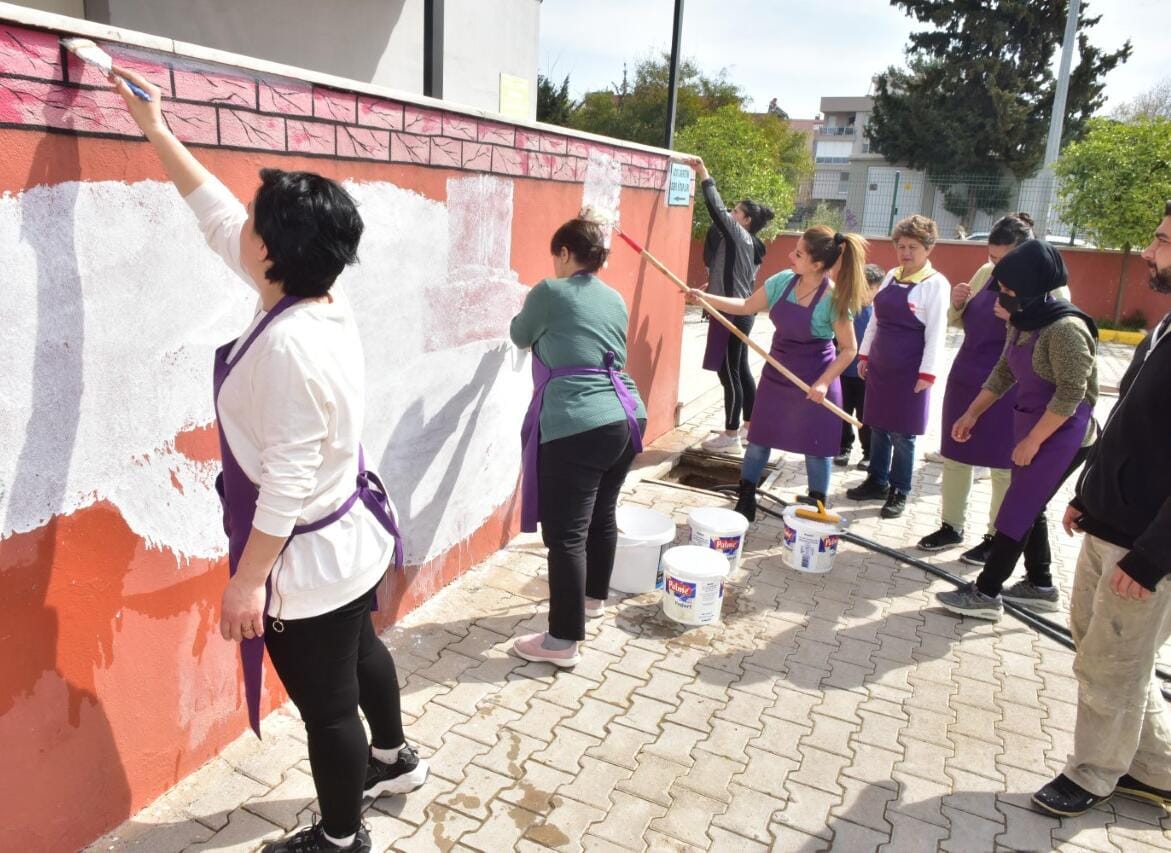 AKMEK’le Duvarlara Dadın Dokunuşu