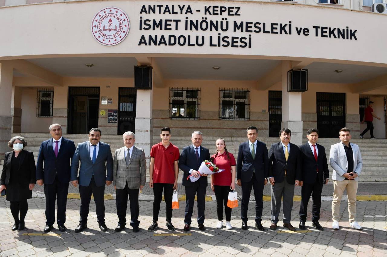 MAKAMIMI VE GÜCÜMÜ İYİ İNSAN YETİŞTİRMEK İÇİN KULLANDIM