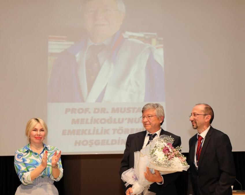 Prof. Dr. Mustafa Melikoğlu Düzenlenen Törenle Emekli Oldu