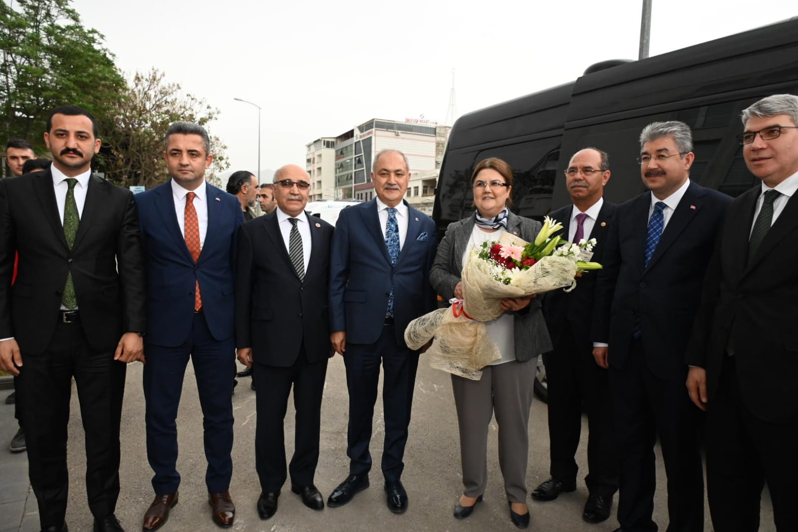 BAKAN DERYA YANIK, BAŞKAN KADİR KARA’YI ZİYARET ETTİ