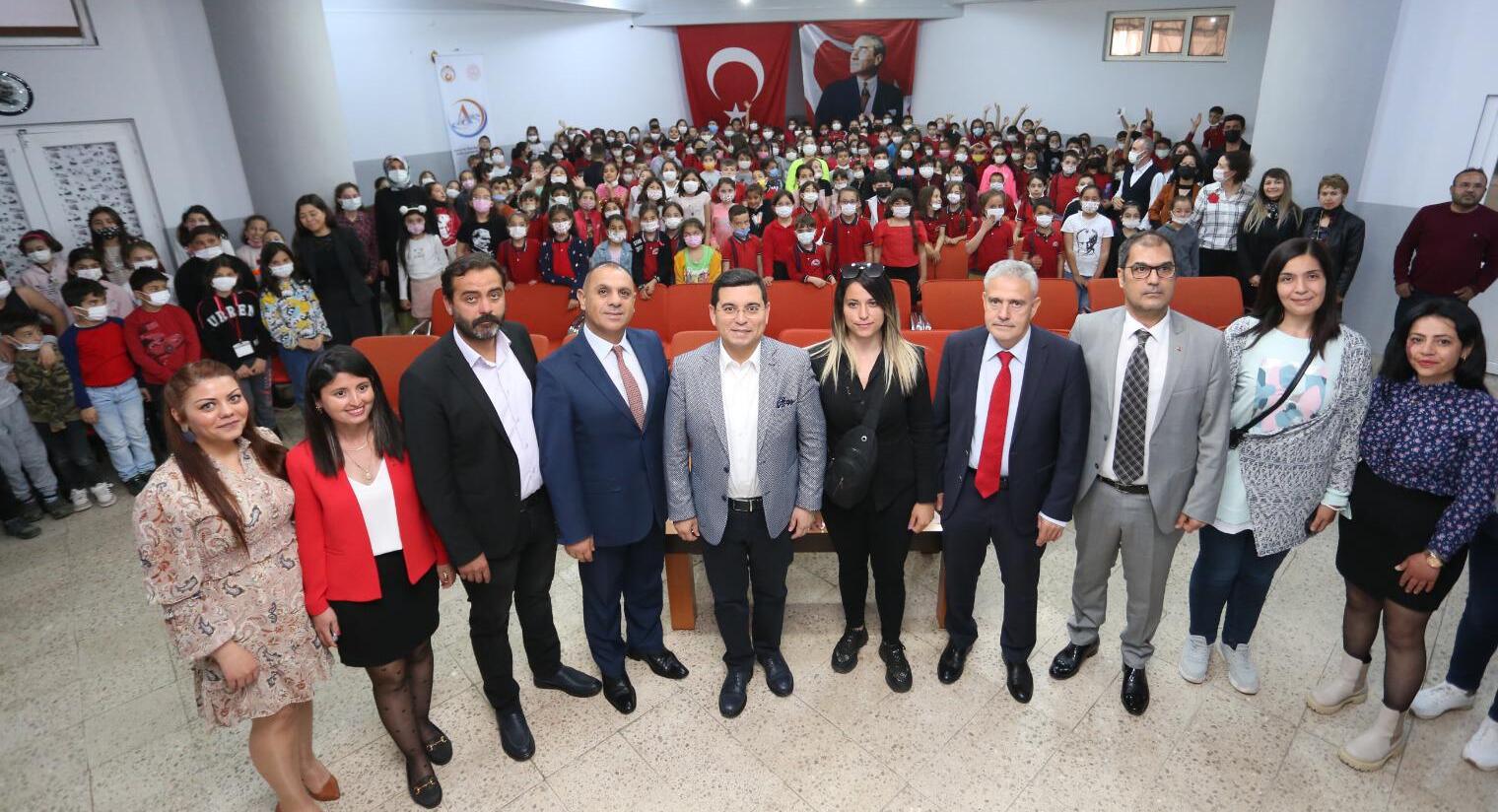 Tütüncü, öğrencilere yerel yönetimi anlattı