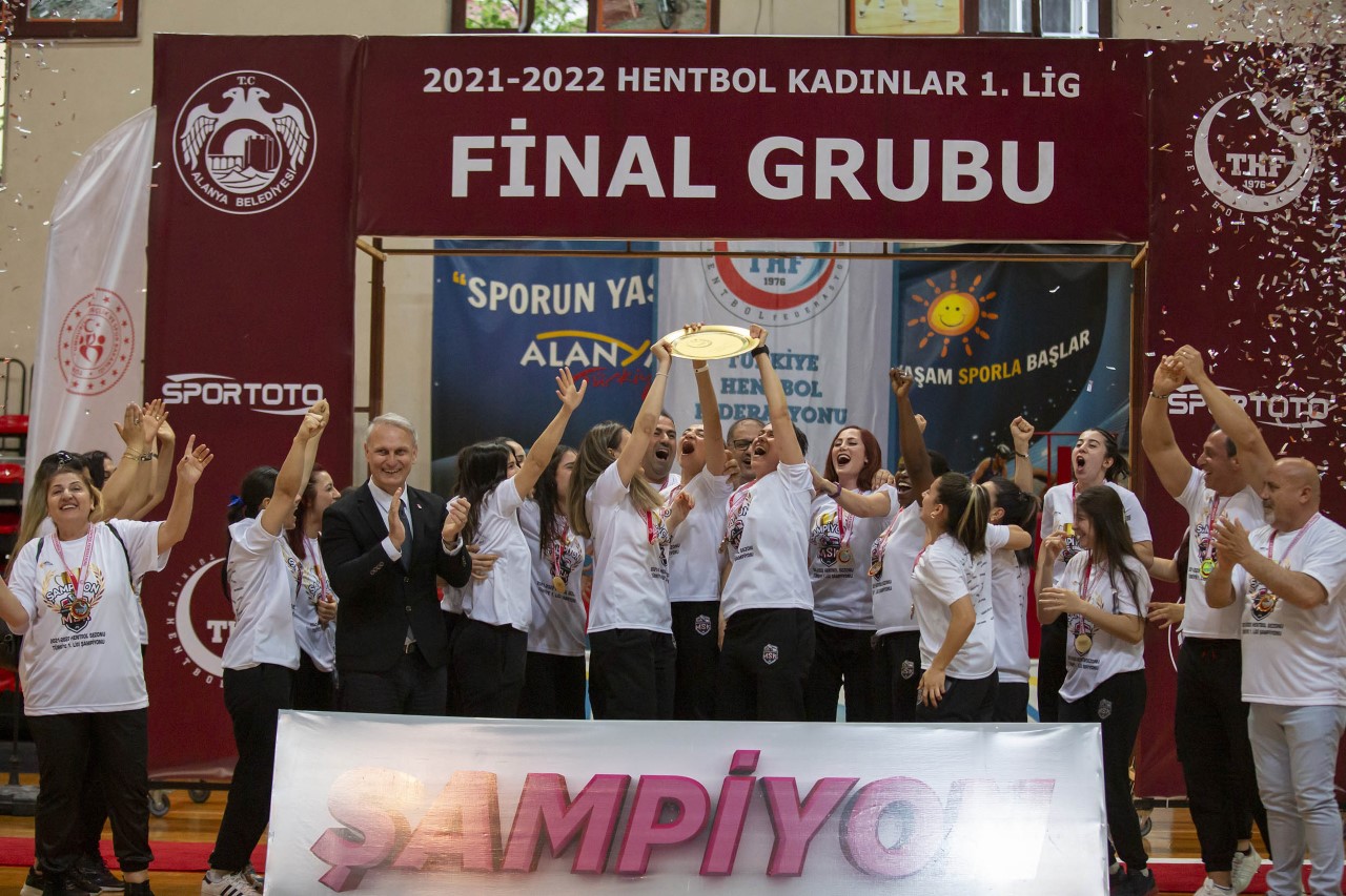 MSK KADIN HENTBOL TAKIMI ŞAMPİYON OLDU, SÜPER LİG’E YÜKSELDİ