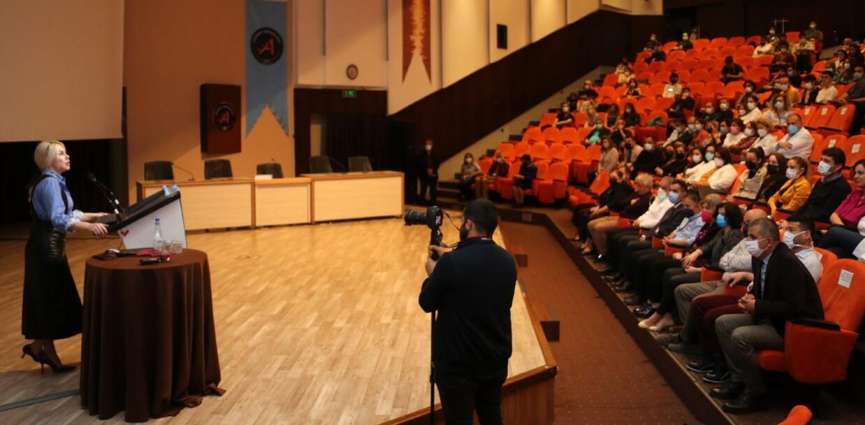 Tıpta Uzmanlık Sınavı bilgilendirme toplantısı düzenledi