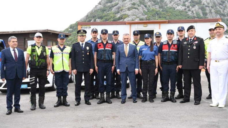 ÇOCUKLARIMIZIN YÜZÜNÜ GÜLDÜRMEYE, ONLARIN ELİNDEN SIKICA TUTMAYA DEVAM EDECEĞİZ