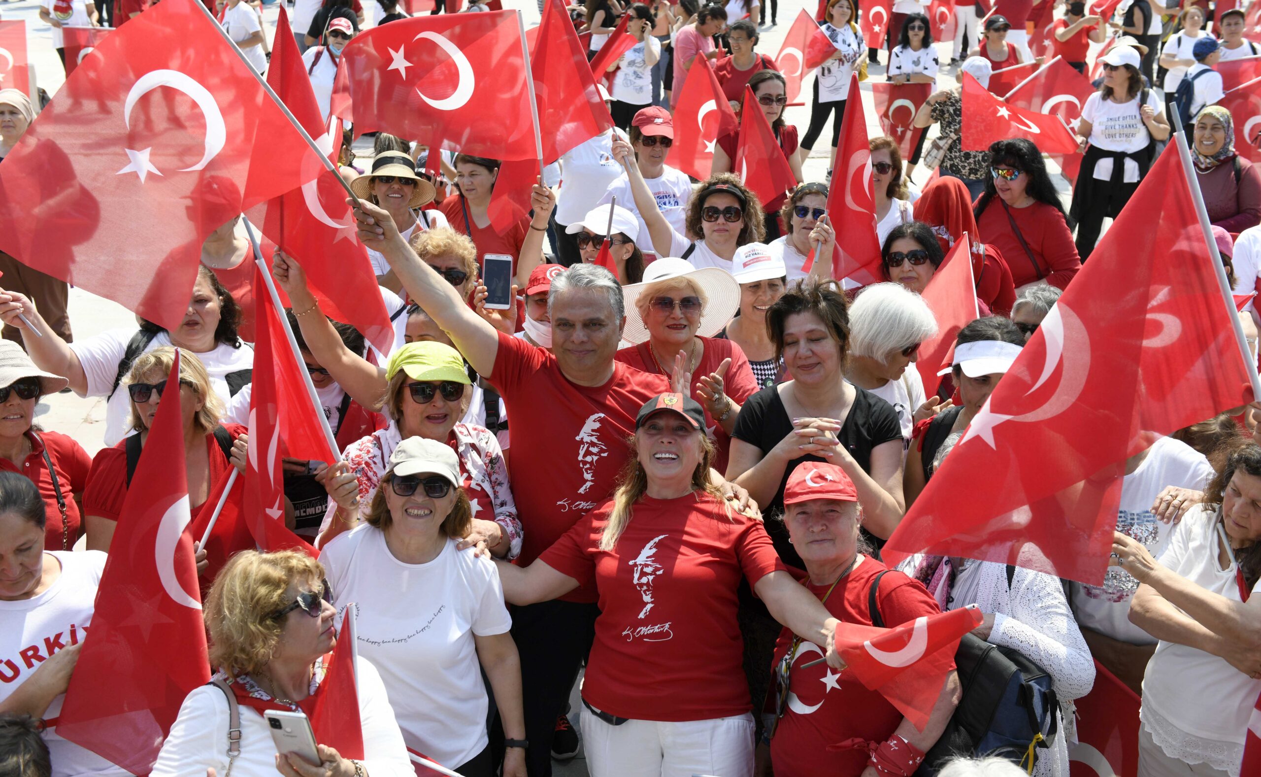 Kutlamalar sabah sporuyla başladı…