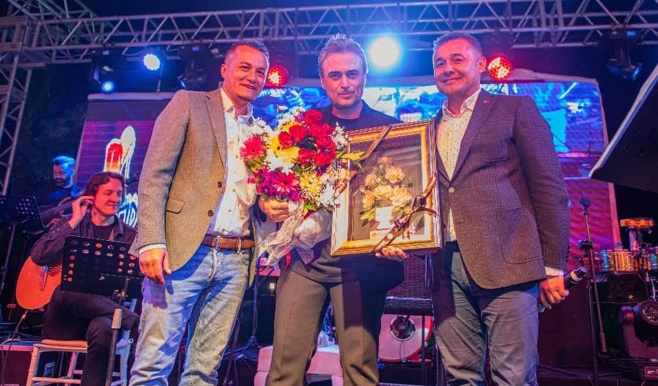 SAĞLIKÇILAR ALANYA BELEDİYESİ’NİN DÜZENLEDİĞİ KUTSİ KONSERİYLE MORAL BULDU