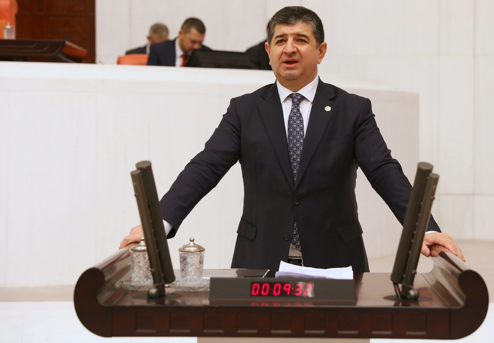 “GAZİPAŞA HAVALİMANININ GELİŞTİRİLMESİ GEREKİYOR”