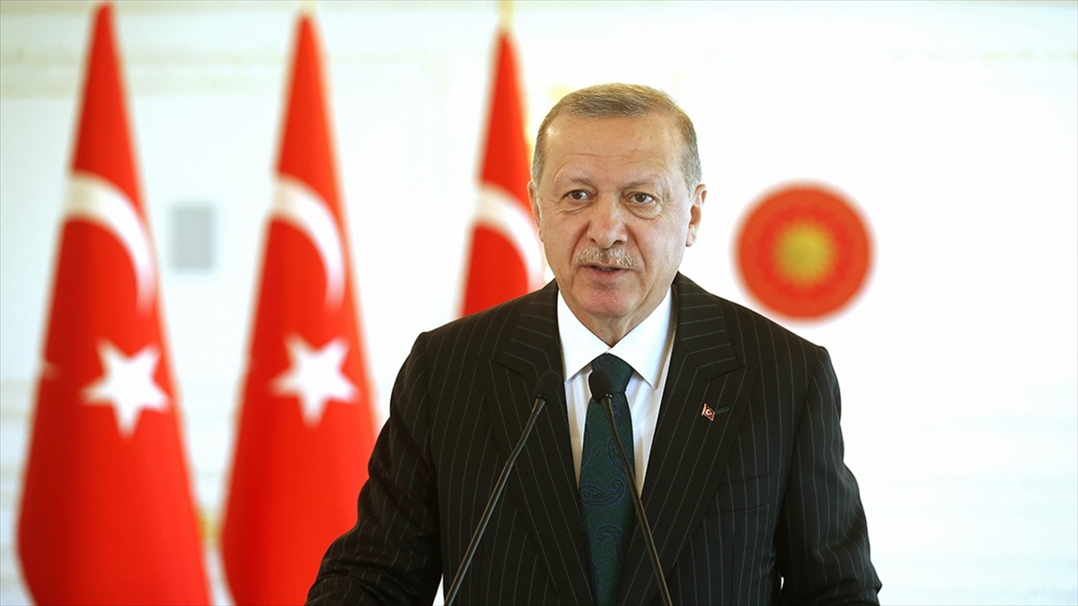 Cumhurbaşkanı Erdoğan:”Bayramın barışa, huzura ve esenliğe vesile olmasını diliyorum”
