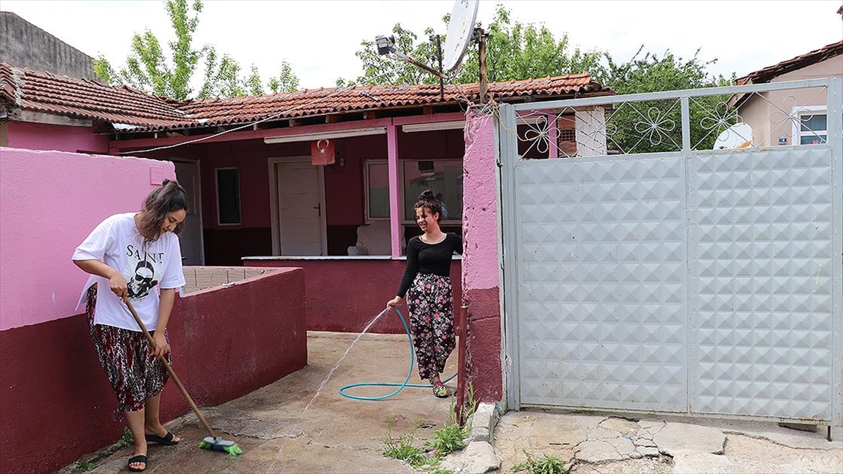 Edirne’de Romanlar Kakava’ya hazırlanıyor