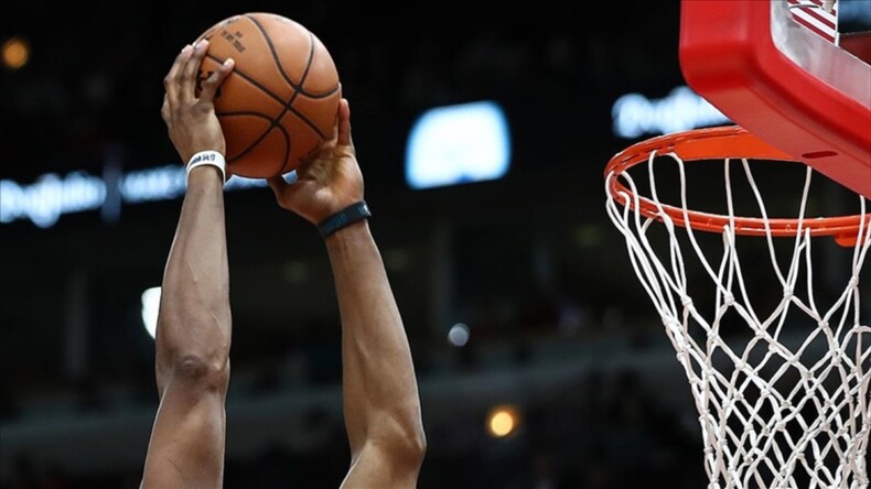 NBA’de 76ers ve Mavericks konferans yarı finalinde farkı bire indirdi