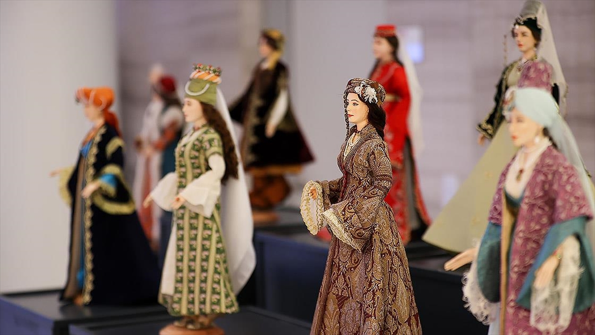 Hanım Sultanlar” sergisi yurt dışında ilk kez New York’ta Türkevi’nde açıldı