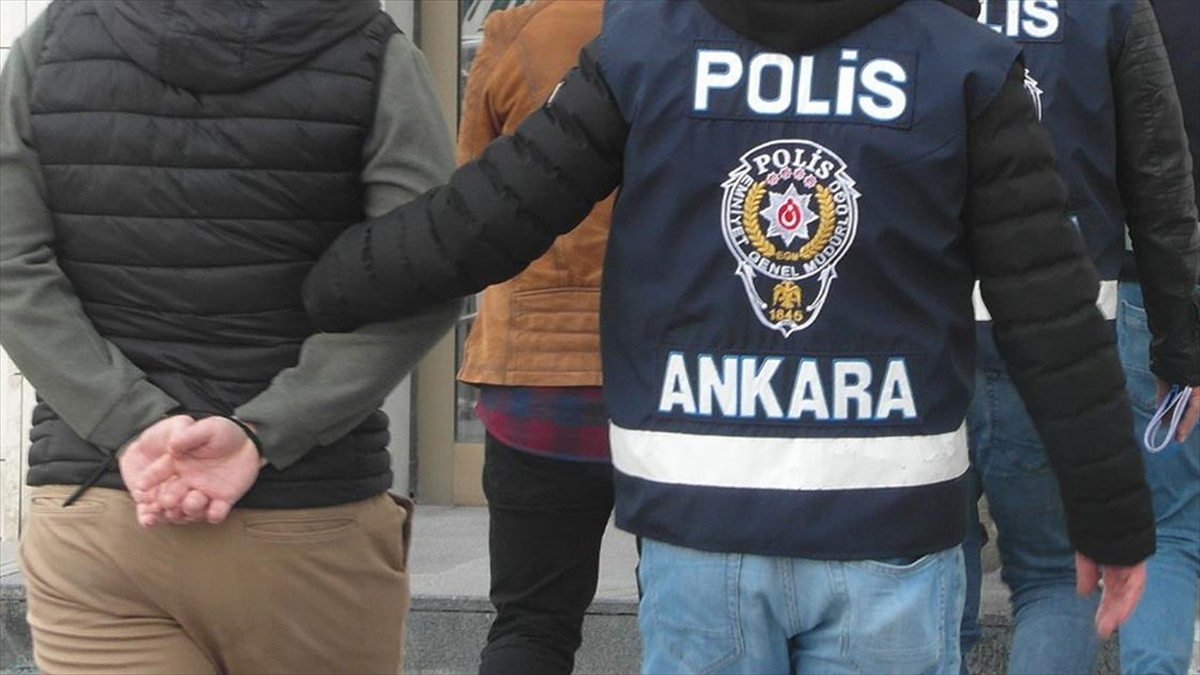 FETÖ’nün Jandarma mahrem yapılanmasına yönelik operasyonda 6 gözaltı
