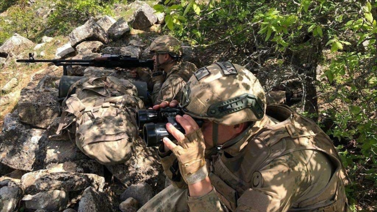 Ağrı’da Eren Abluka-10 Şehit Jandarma Uzman Çavuş Çetin Ak Operasyonu başlatıldı