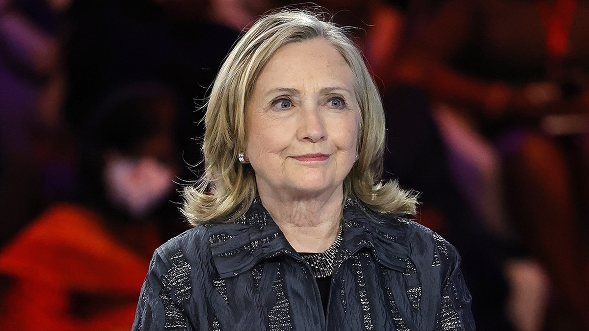 Hillary Clinton, Trump’ın Rus banka ile konuşmalarının sızdırılmasına razı olmuş