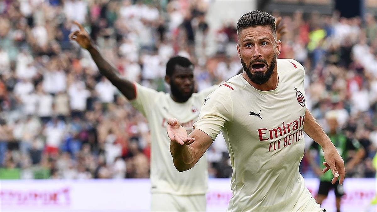 İtalya Birinci Futbol Ligi’nde Milan şampiyon oldu