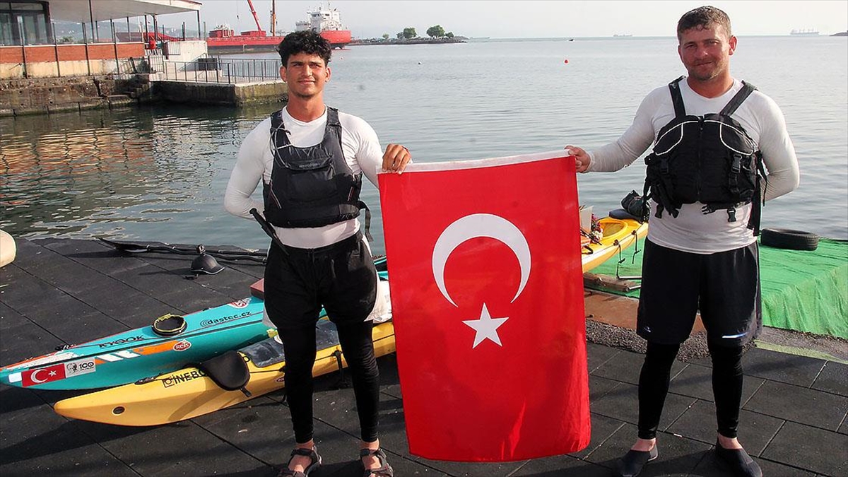 Milli Mücadele Yolu”nu kano ile geçiyorlar