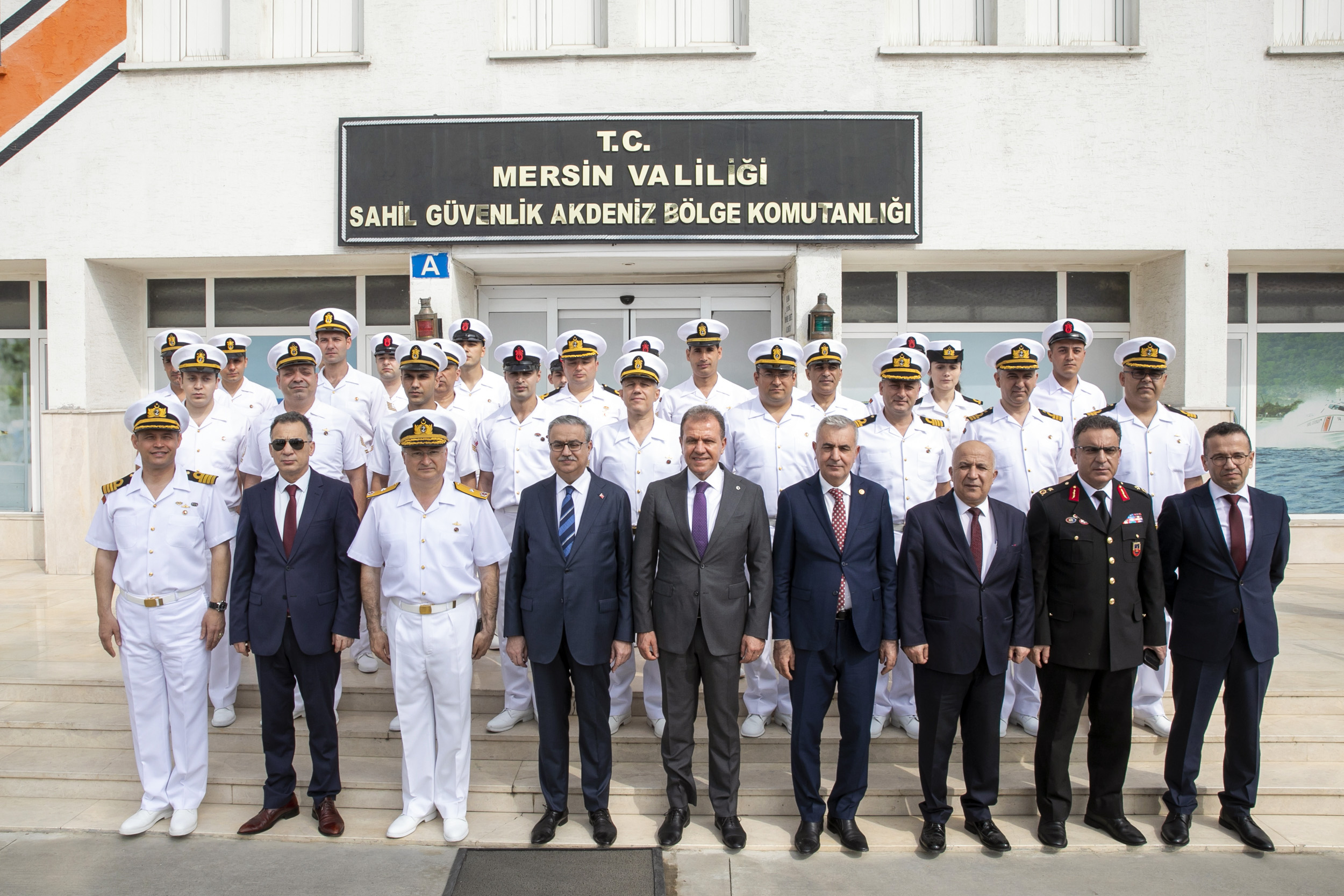 BAŞKAN SEÇER, KENT PROTOKOLÜ VE VATANDAŞLARLA BAYRAMLAŞTI