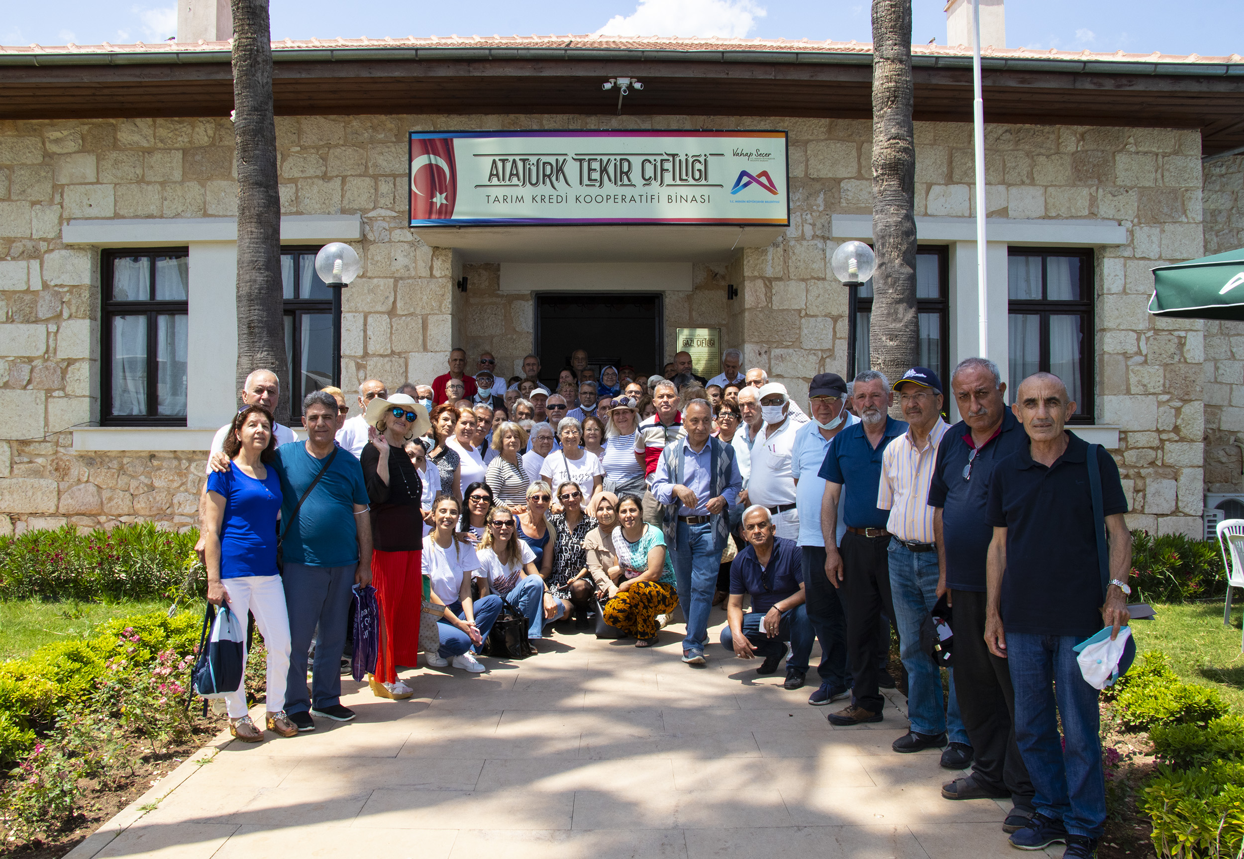 MERSİN BÜYÜKŞEHİR, EMEKLİ EVİ ÜYELERİNİ GAZİ ÇİFTLİĞİ’NDE BULUŞTURDU