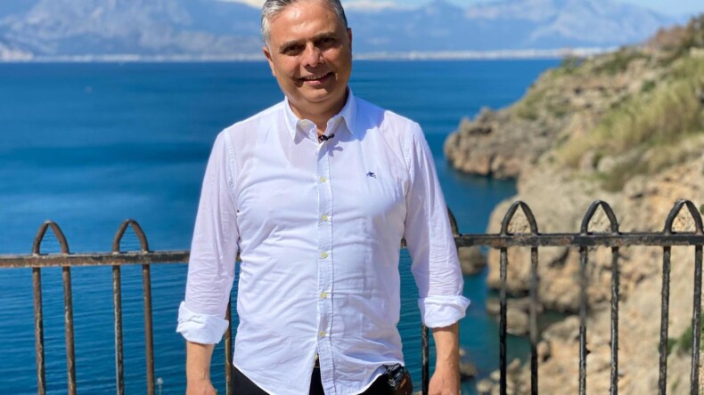 Hepimize sevgi ve huzur dolu bir Pazar günü dilerim.