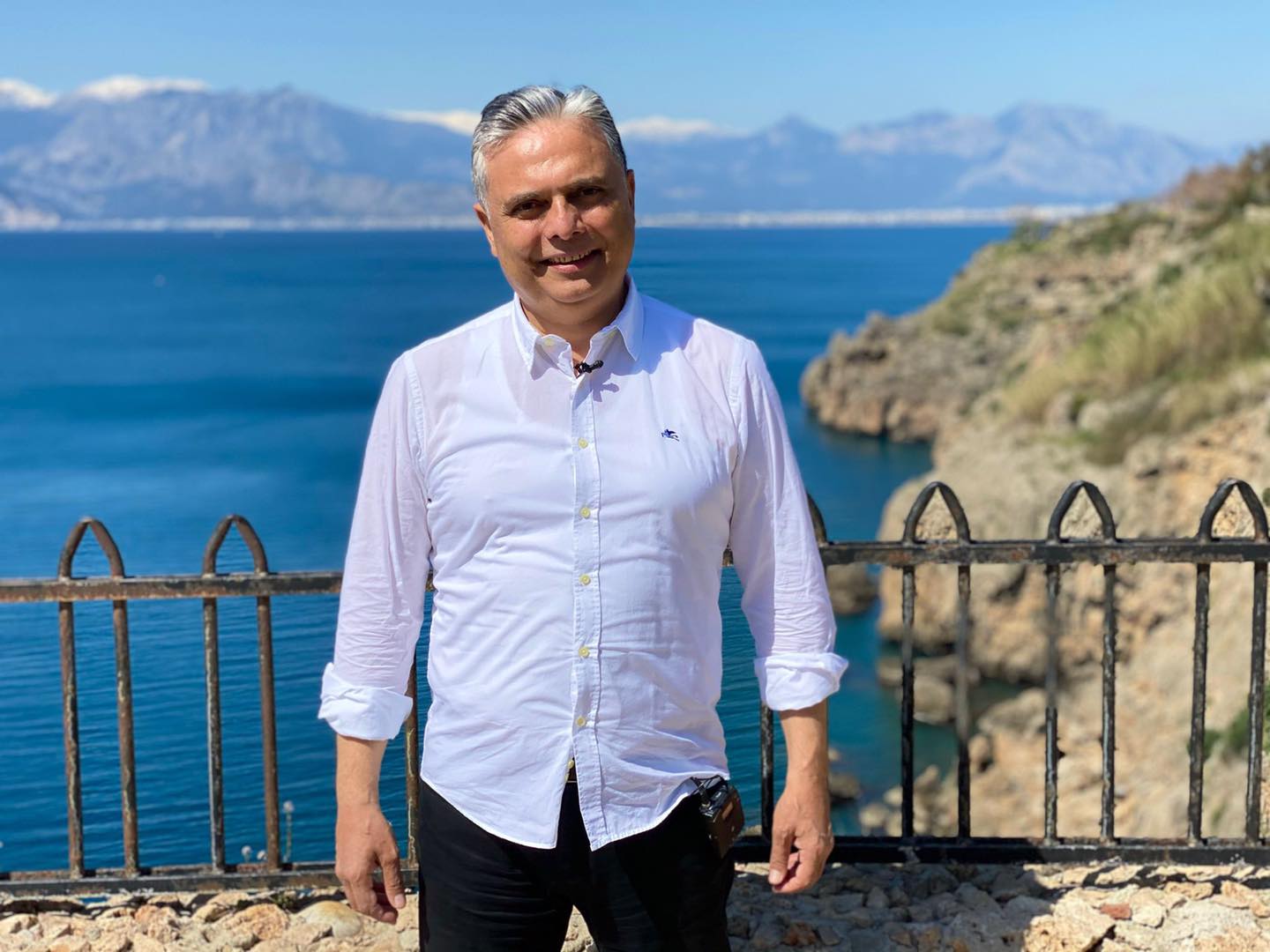Hepimize sevgi ve huzur dolu bir Pazar günü dilerim.