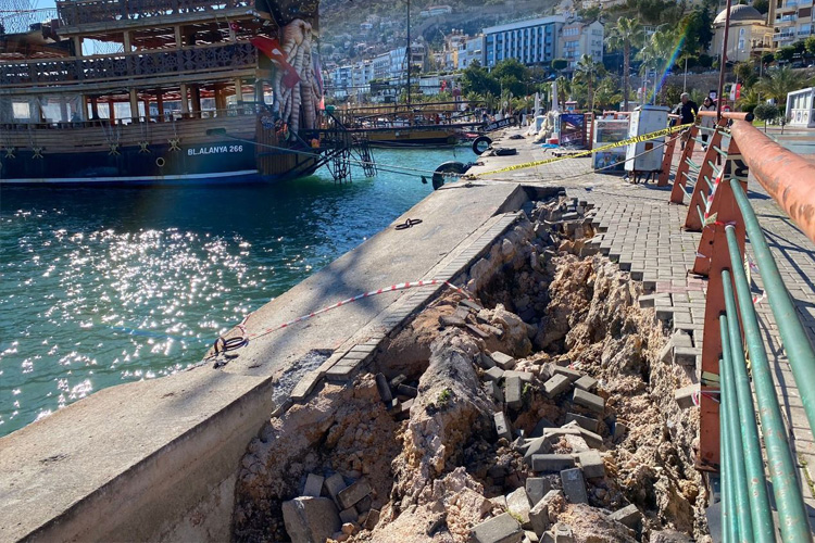 “ALANYA İSKELESİ SAHİPSİZ Mİ?”