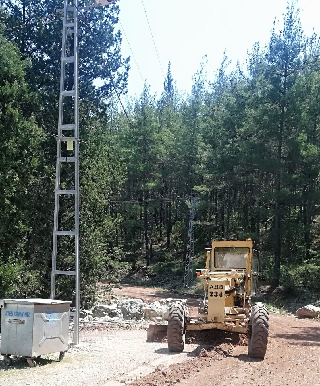 YAYLA YOLLARINDA BAKIM ÇALIŞMALARI