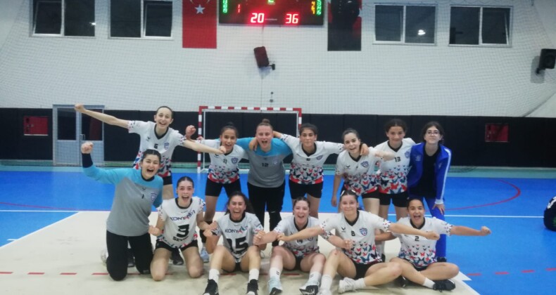 Yıldız Kelebekler çeyrek finalde