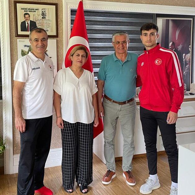 MİLLİ KARATECİ SURMANİDZE’DEN ZİYARET
