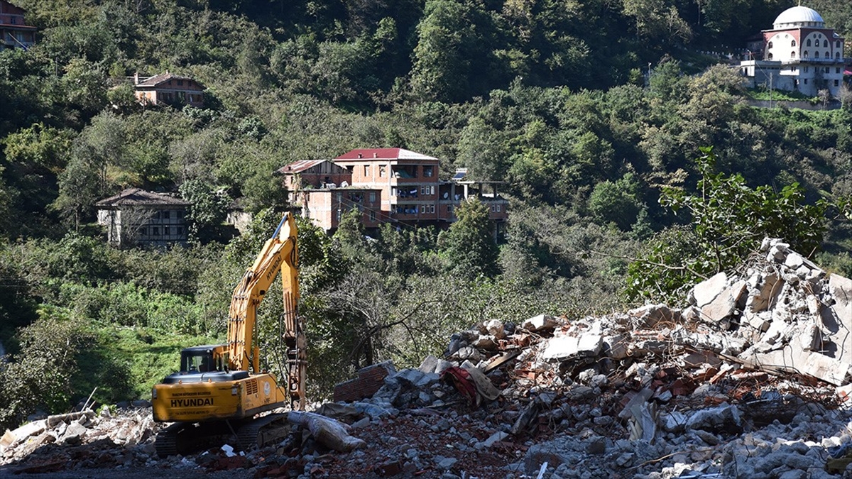 AA-20220603-28059929-28059928-RISKLI_YAPILARDAN_TAHLIYE_EDILENLERE_KIRA_YARDIMI_VE_BANKA_KREDILERINE_FAIZ_DESTEGI