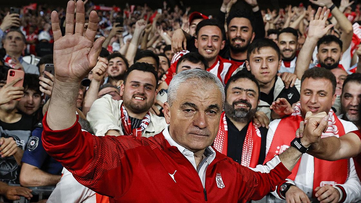 Sivasspor, teknik direktör Rıza Çalımbay’la devam edecek
