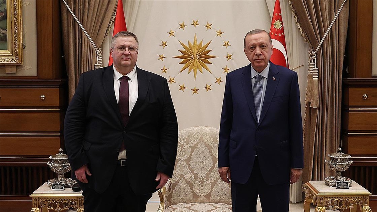 AA-20220614-28159820-28159818-CUMHURBASKANI_ERDOGAN_RUSYA_BASBAKAN_YARDIMCISI_OVERCUKU_KABUL_ETTI
