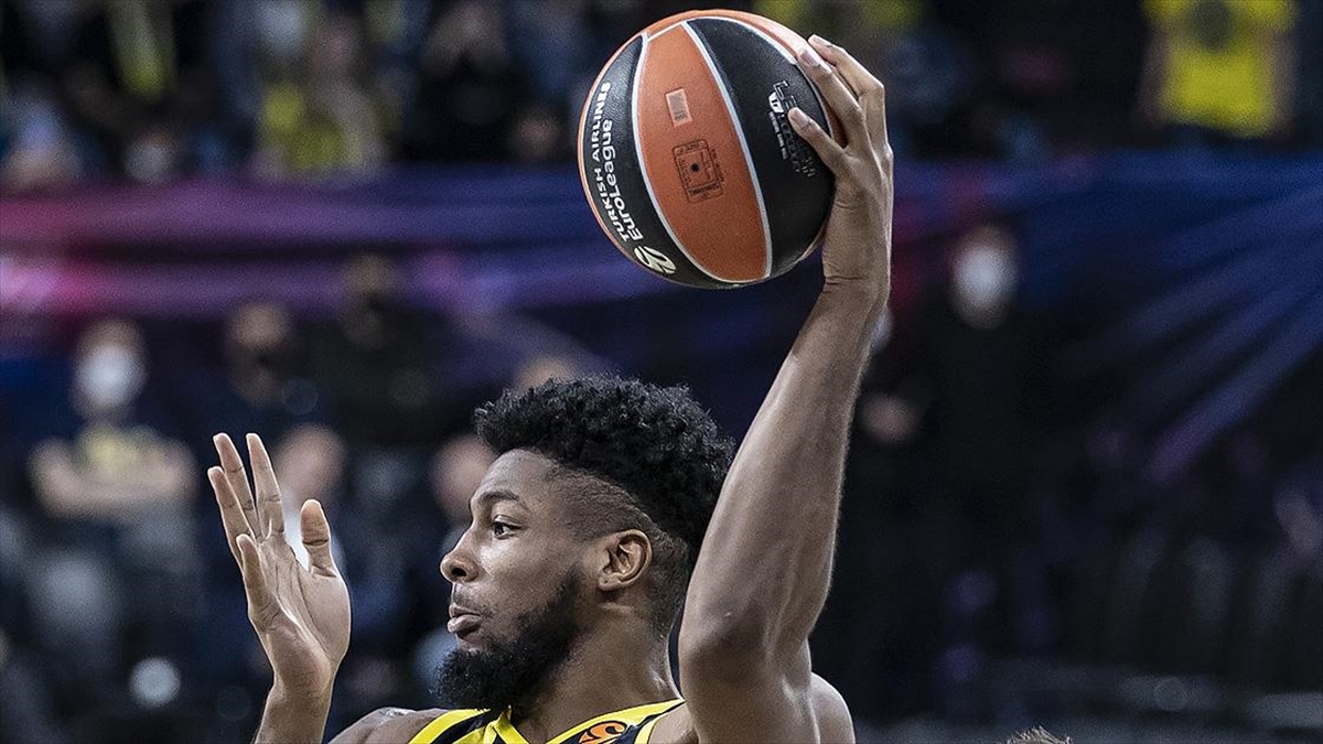 Fenerbahçe Beko’da ABD’li basketbolcu Jehyve Floyd ile yollar ayrıldı