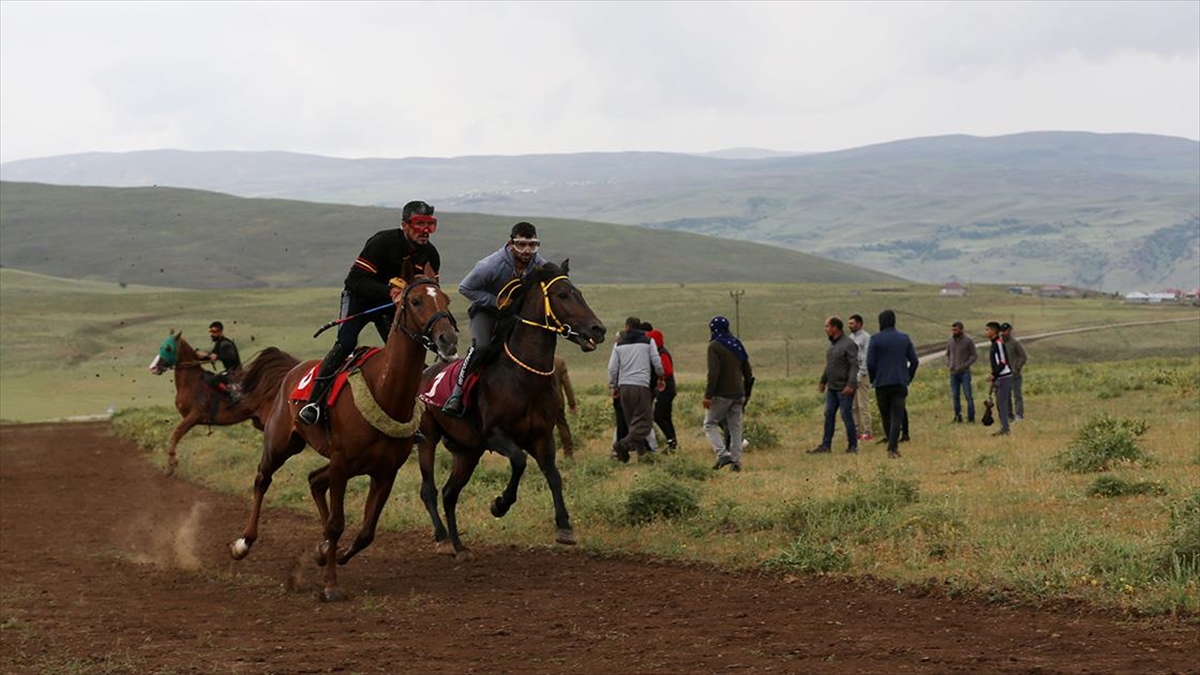 AA-20220626-28261118-28261117-MUSTA_GELENEKSEL_KOYLER_ARASI_AT_YARISI_ETKINLIGI_DUZENLENDI