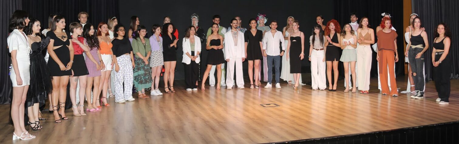 Akdeniz Üniversitesi Güzel Sanatlar Fakültesi’nde ilk defile heyecanı