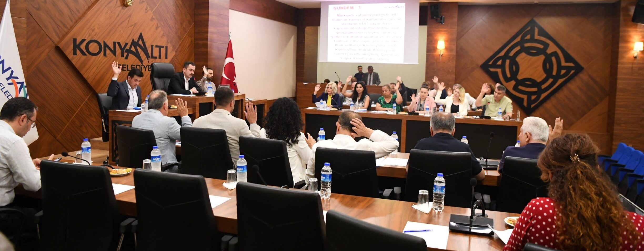 Konyaaltı Meclisi’nden personeli sevindiren karar