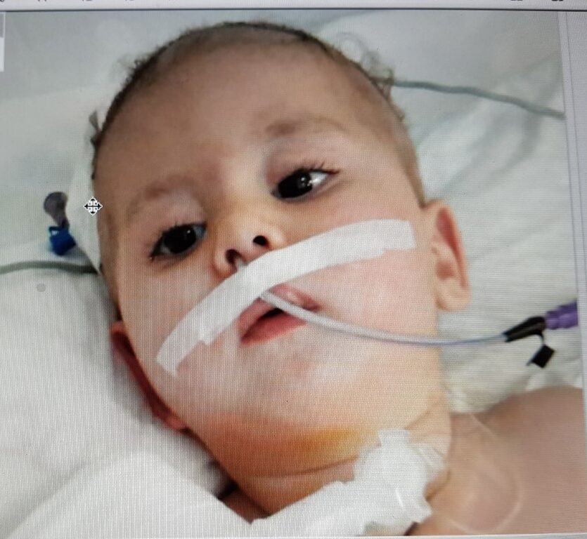İKİ BEBEK CANI YAŞATALIM