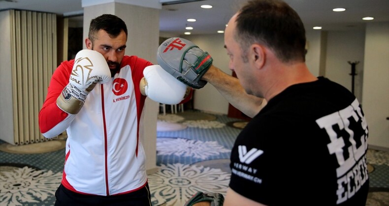 Avrupa şampiyonu profesyonel boksör Ali Eren Demirezen’in hedefi dünya şampiyonluğu