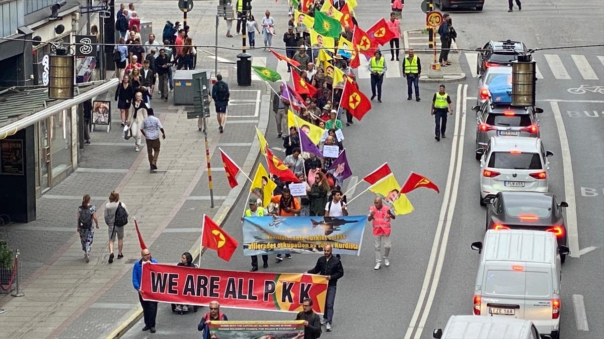 İsveç’te terör örgütü YPG/PKK yandaşları gösteri düzenledi