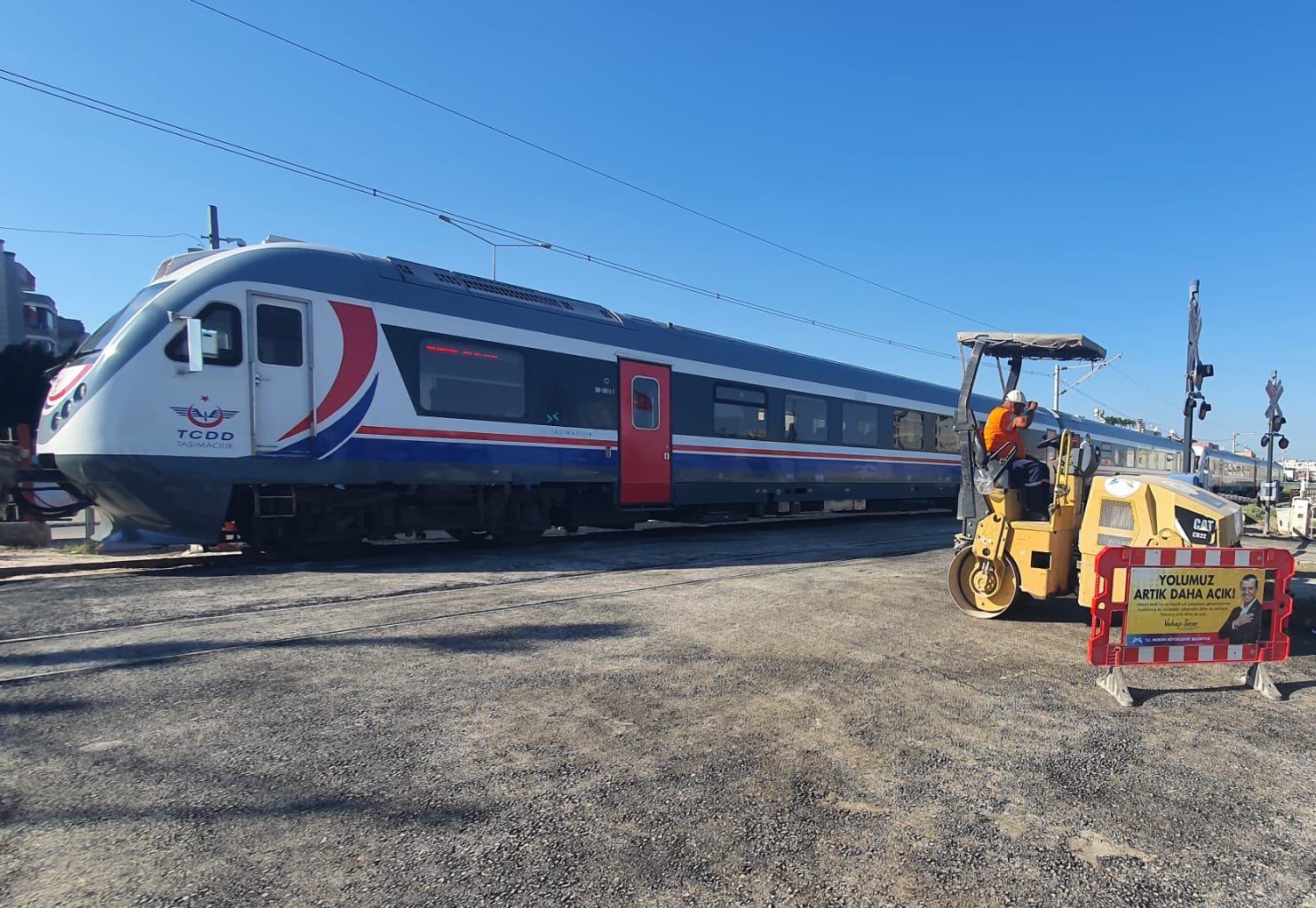 TARSUS GAZİPAŞA HEMZEMİN GEÇİDİNDE KAPSAMLI BAKIM