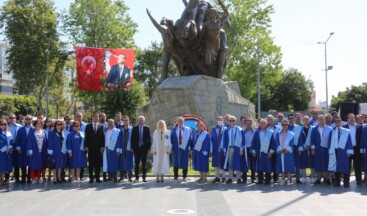 Akdeniz Üniversitesi’nin 40. yılında Atatürk Anıtı’na çelenk bırakıldı