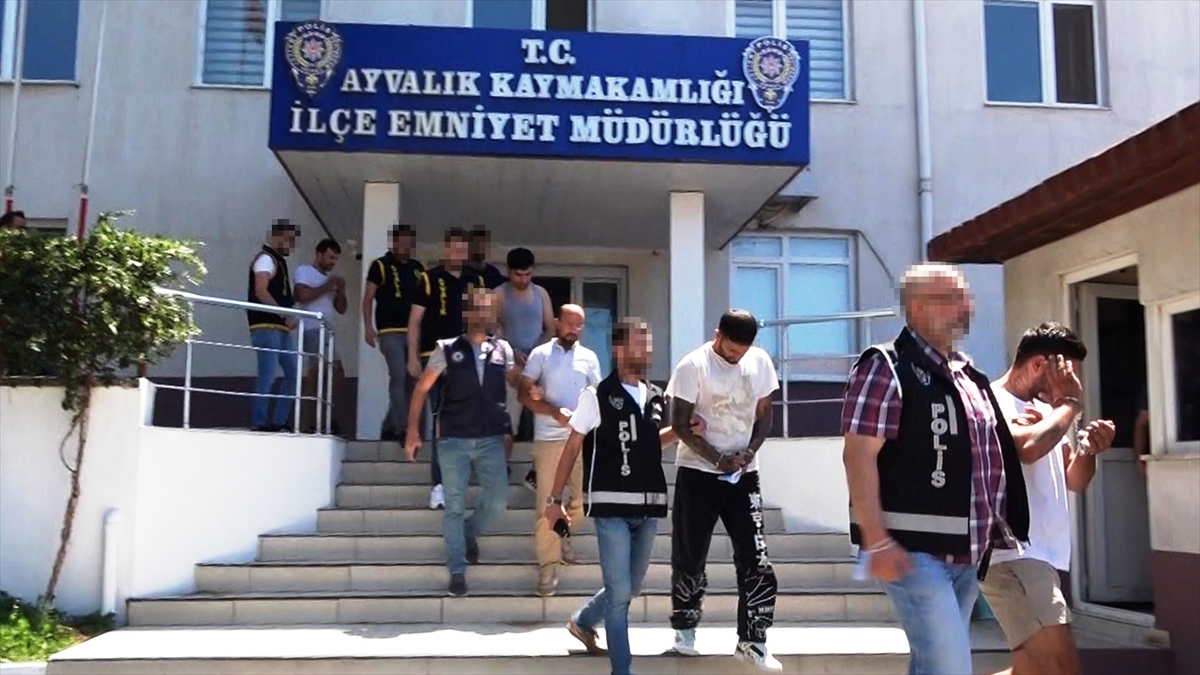 AA-20220803-28565196-28565195-YUNANISTANA_YASA_DISI_GITMEYE_CALISAN_3U_PKK_UYESI_6_KISI_YAKALANDI