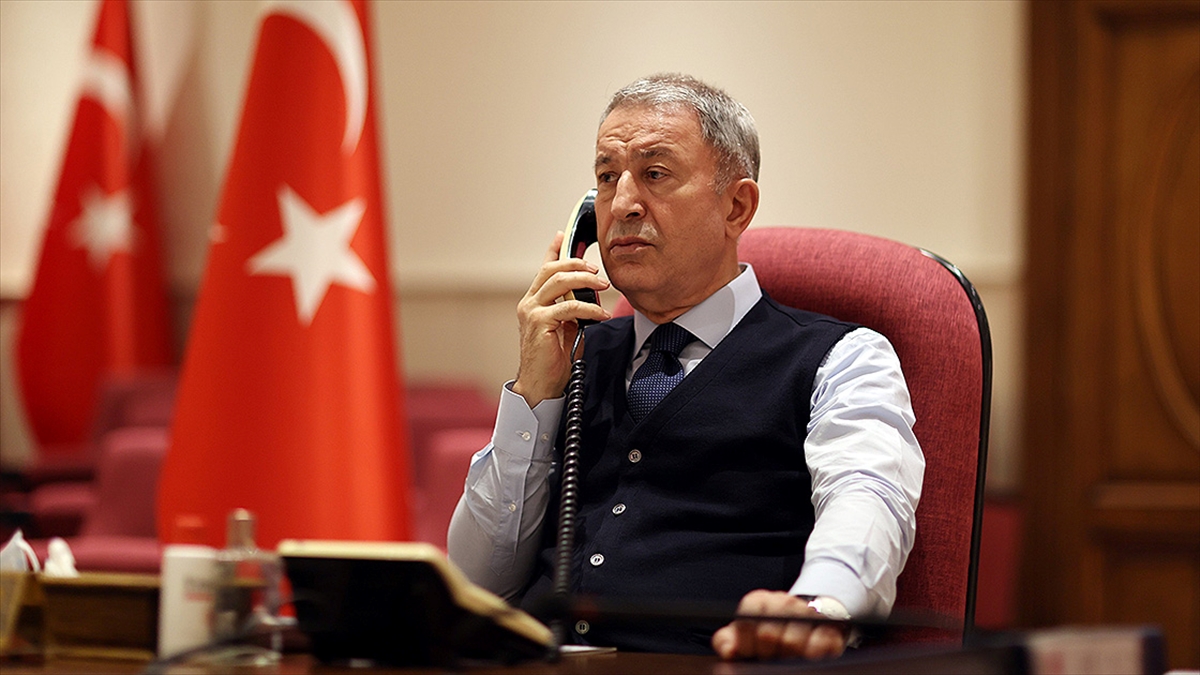 Bakan Akar, Ukrayna Savunma Bakanı Reznikov ve Altyapı Bakanı Kubrakov’la görüştü
