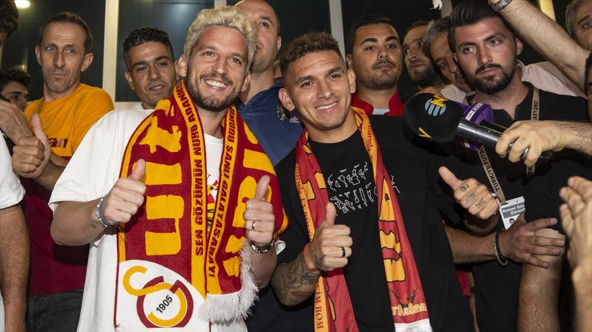 Lucas Torreira ve Dries Mertens, Galatasaray için İstanbul’da