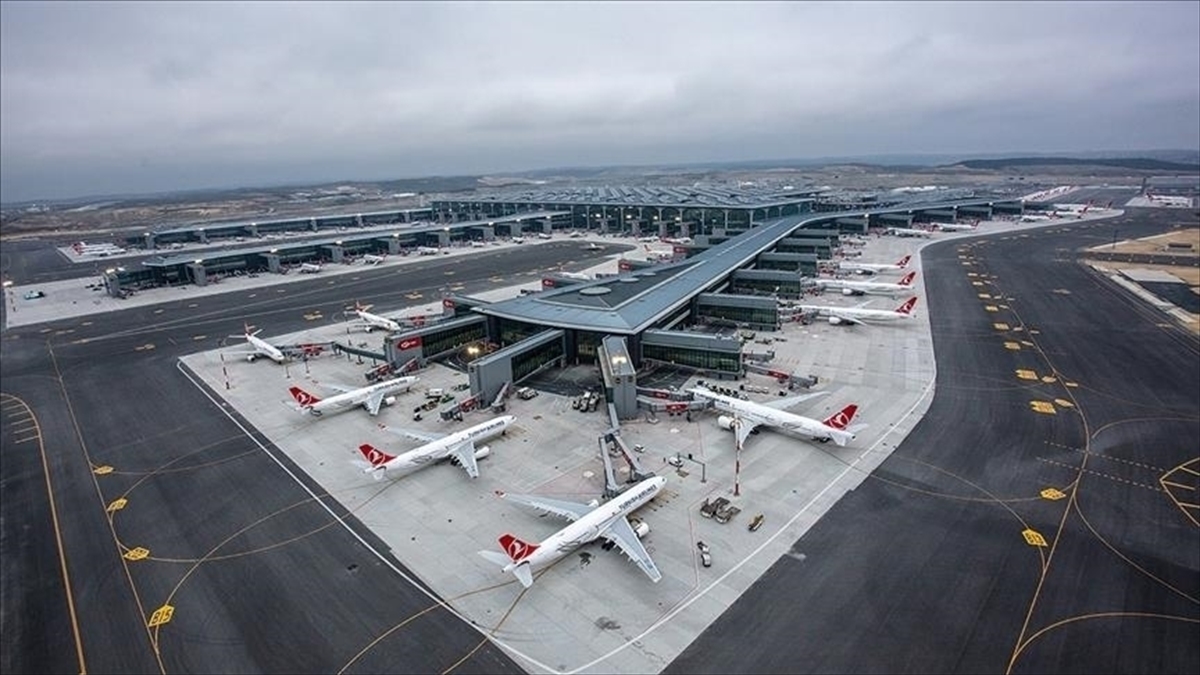 AA-20220813-28636980-28636979-ISTANBUL_HAVALIMANI_TURKIYEYE_117_MILYAR_AVRO_KAZANC_SAGLADI