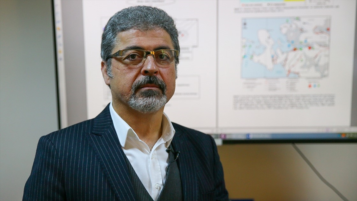 AA-20220814-28644589-28644588-PROF_DR_SOZBILIRDEN_KUSADASI_KORFEZINDEKI_DEPREME_ILISKIN_ACIKLAMA