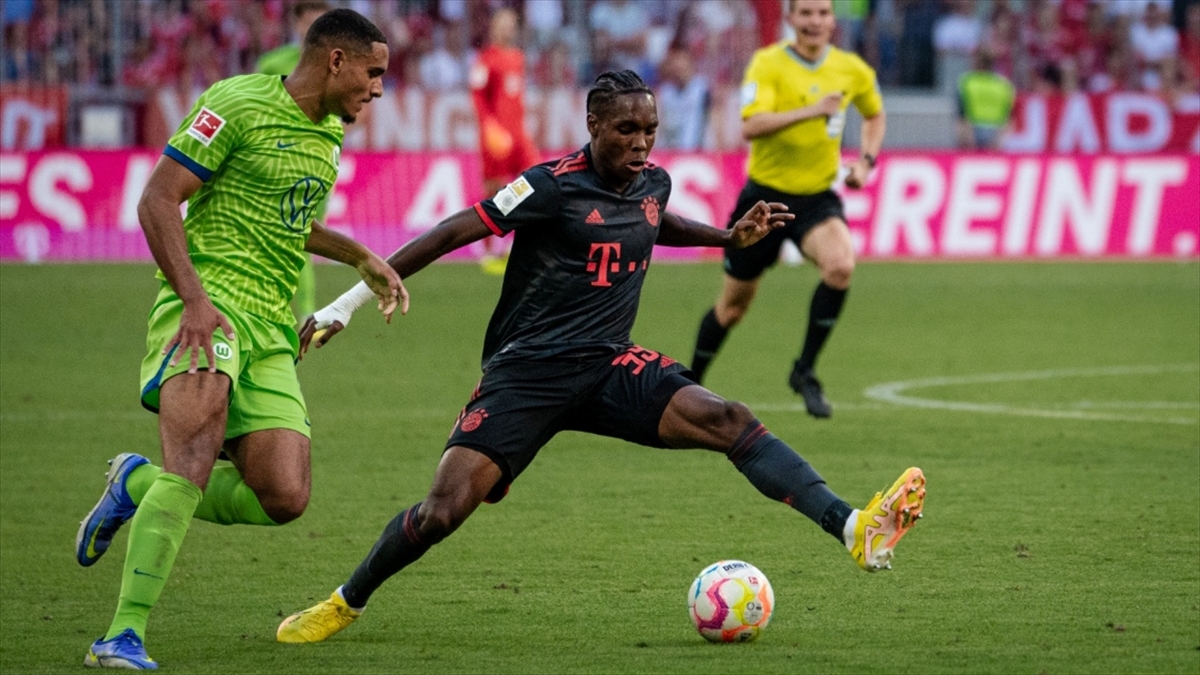 Bayern Münih sahasında Wolfsburg’u 2 golle geçti