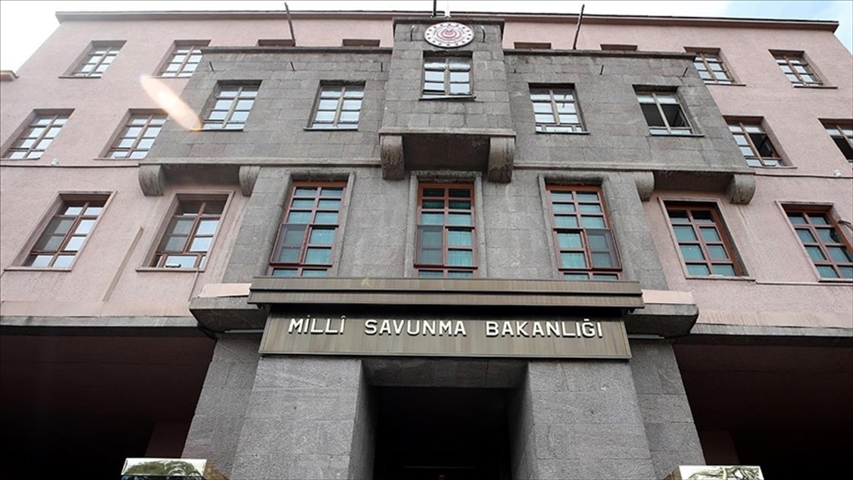AA-20220815-28651632-28651631-MILLI_SAVUMA_BAKANLIGI_HEYETI_F16_TEDARIKI_VE_MODERNIZASYONU_GORUSMELERI_ICIN_ABDYE_GITTI
