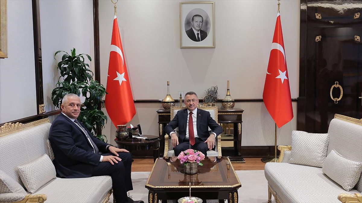 Cumhurbaşkanı Yardımcısı Oktay, KKTC Çalışma ve Sosyal Güvenlik Bakanı Taçoy’u kabul etti