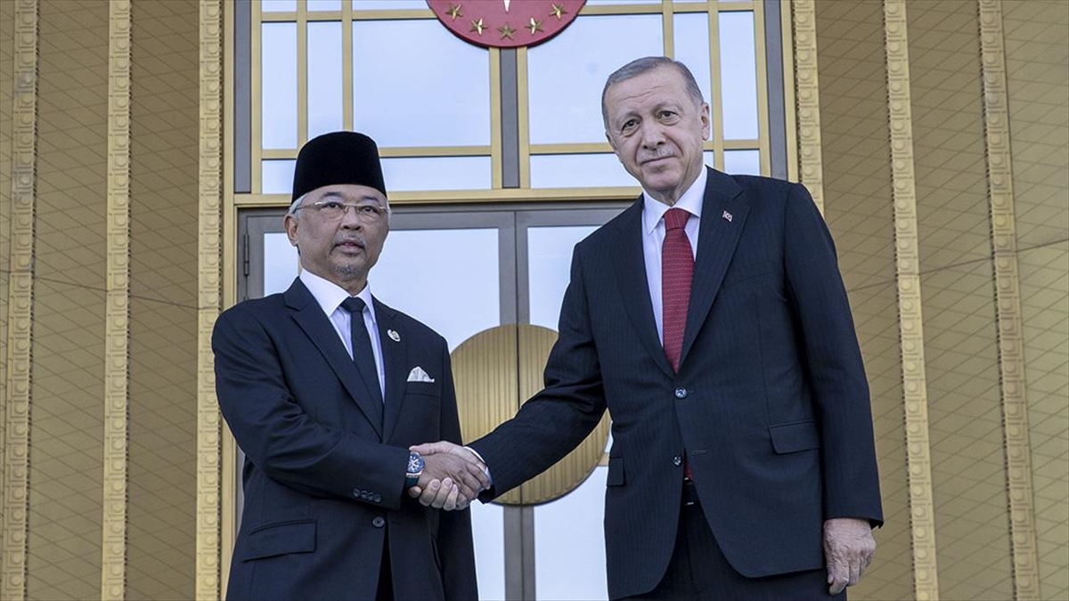 Cumhurbaşkanı Erdoğan, Malezya Kralı Sultan Abdullah Şah’ı resmi törenle karşıladı
