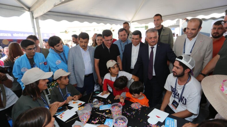 Bakan Varank gökyüzü şenliğinde